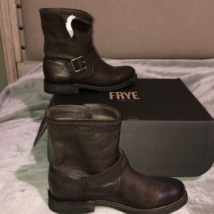 New never worn FRYE BOOTS